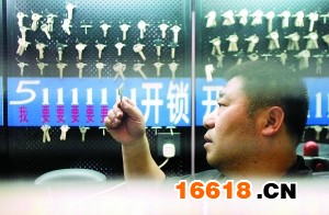 48歲的黃永強素有京城“鎖王”之稱。